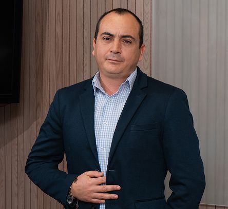carlos montufar